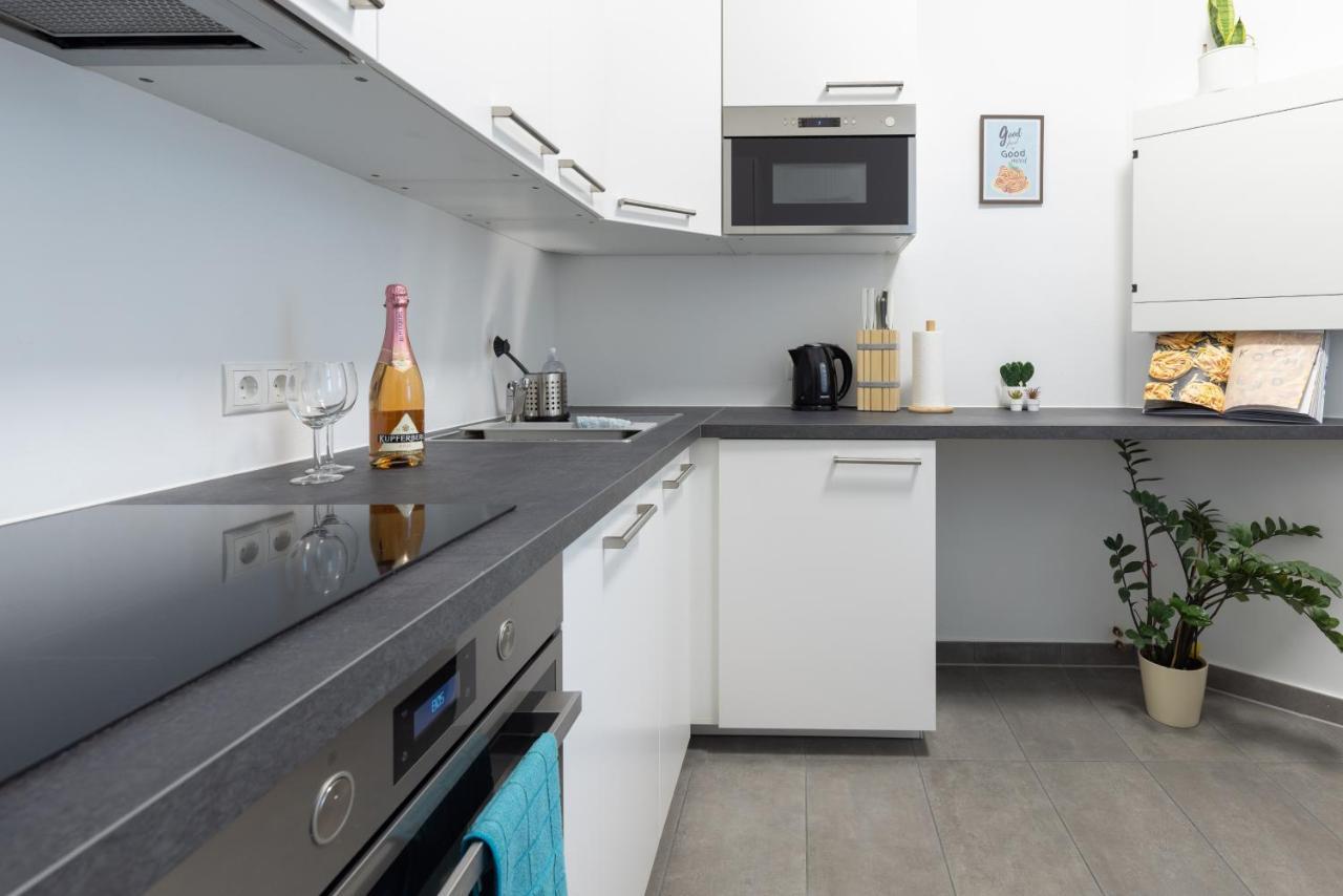 Yeshello Vienna Central Station Apartment Экстерьер фото